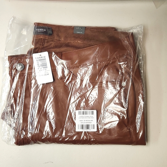 ❤️NWT VINTAGE TORRID FAUX VEGAN LEATHER POCKETS PANT SKINNY ROOT BEER PLUS SIZE - Picture 6 of 16